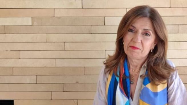 La delegada de salud en Córdoba, María Jesús Botella explica el plan de choque que aplicarán en el Hospital Reina Sofía de Córdoba para reducir las listas de espera