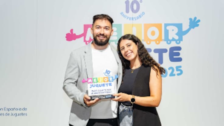 Aida Caba y su Rey Mono