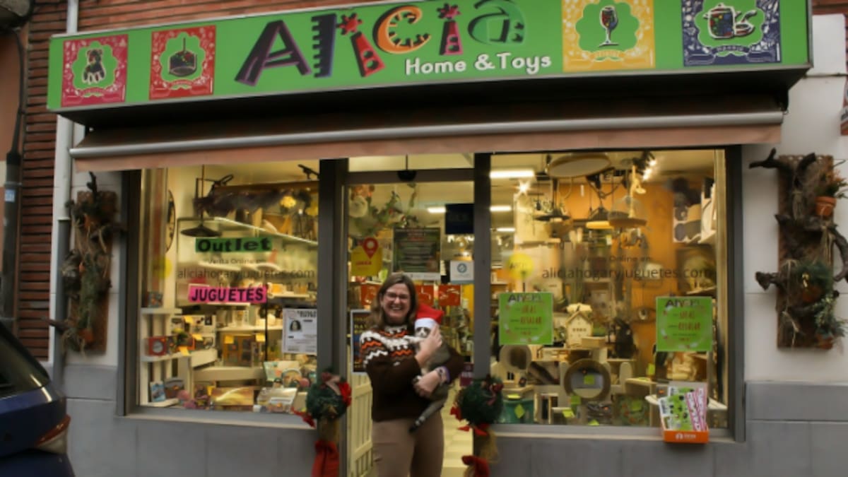 El comercio tradicional resiste y se abre para los últimos regalos de Navidad y Reyes