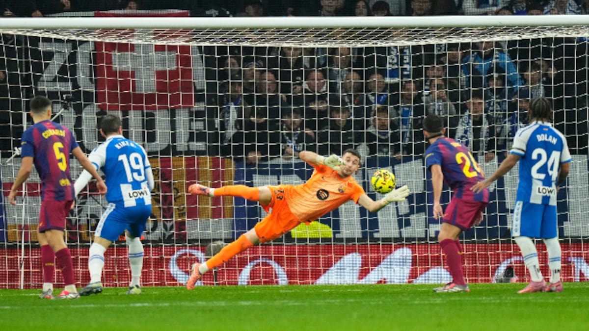 Joan García pone en aprietos a Luis de la Fuente: "Considera que si Unai Simón tiene una mala tarde, se va a generar el debate"