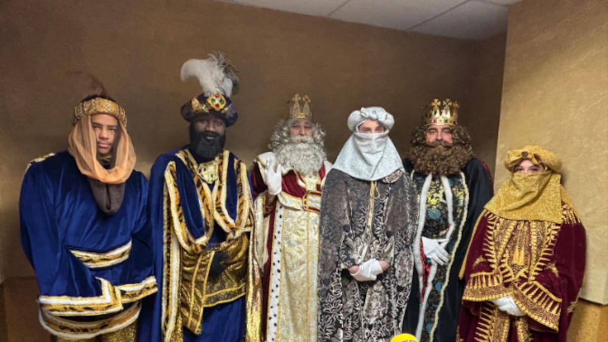 Los Reyes Magos visitan Radio Huesca