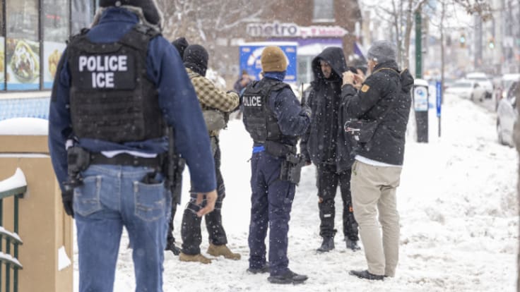 La Contra | Manuel Jabois, sobre la muerte de una mujer tras ser disparada por ICE: "No es otra nota trágica en la crónica de violencia estatal de EEUU"