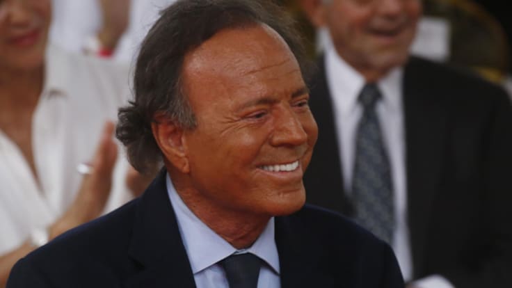 "Estoy más allá del bien y del mal": la frase de Julio Iglesias que Matías Vallés rescata 40 años después