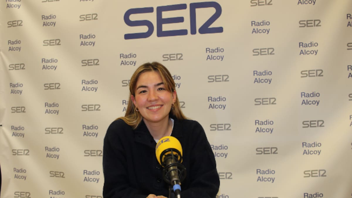 SER mascota_Nerea Figueruelo, educadora canina en Nadog, habla sobre la reactividad en perros y como conseguir que no ladren o tiren de la correa ante estímulos durante los paseos.