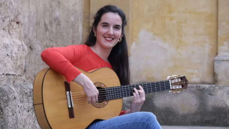 Entrevista a la guitarrista flamenca Teresa Jiménez en Hoy por Hoy Córdoba. Presentación del tema La Ribera dedicado a Córdoba