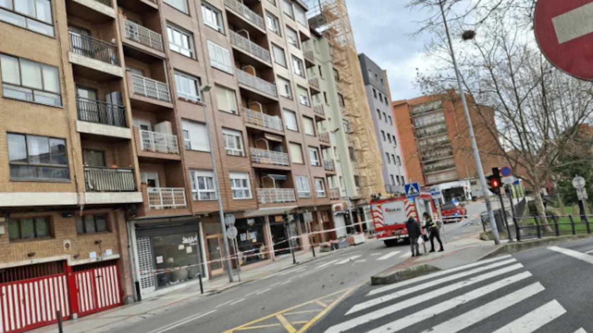 Barakaldo registra una de las incidencias más destacadas mientras el viento provoca saneados y retirada de árboles en varias comarcas