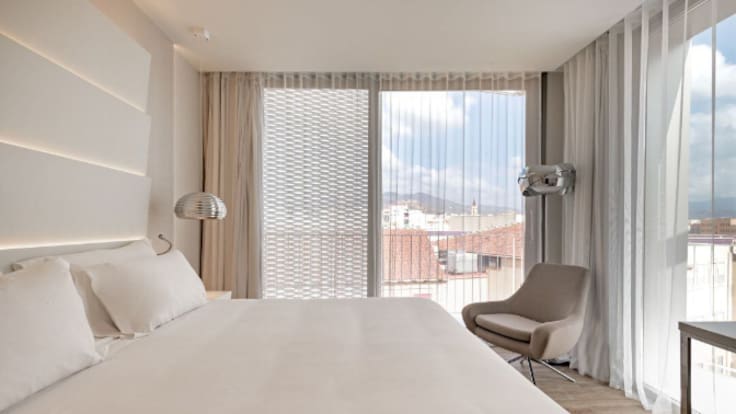 Los hoteles de Málaga capital detectan una caída de reservas tras el corte del AVE por el accidente de Adamuz