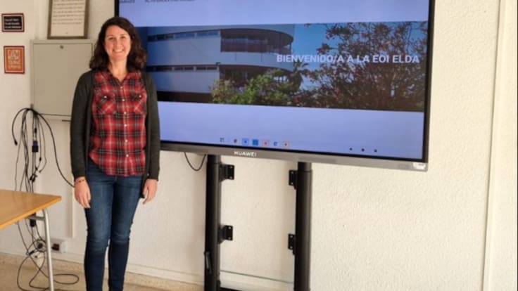 Bárbara Cuesta, directora de la EOI de Elda, sobre la información para las matriculaciones