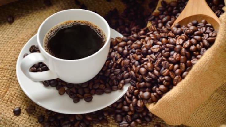 Por qué el café torrefacto sigue vendiéndose solo en España y por qué deberías evitarlo