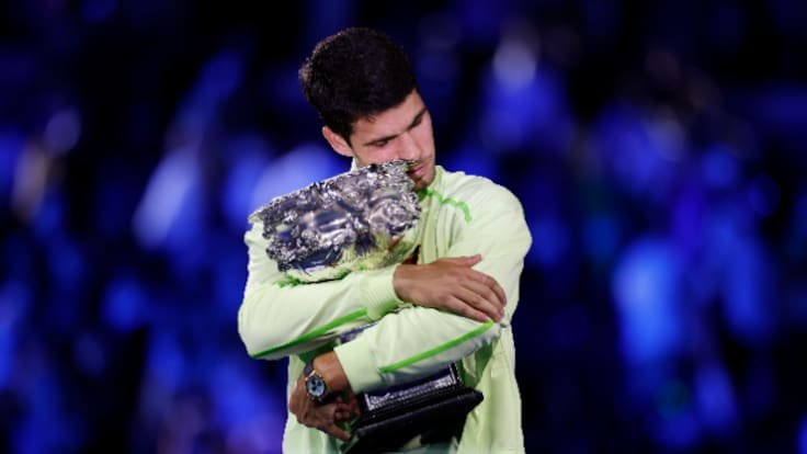Carlos Alcaraz, "una leyenda" de 22 años que no tiene techo tras ganar en Australia: "Solo es el inicio de lo que va a venir"