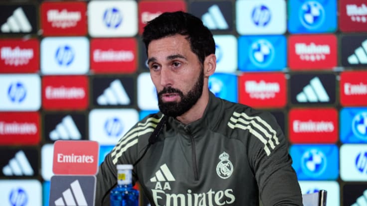 "Le recomendaría que bajara dos tonitos": Antonio Romero cuestiona el 'método Arbeloa'