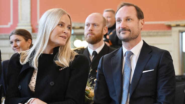 "París es una buena ciudad para el adulterio": los mensajes de Epstein que ponen en jaque una de las grandes monarquías europeas