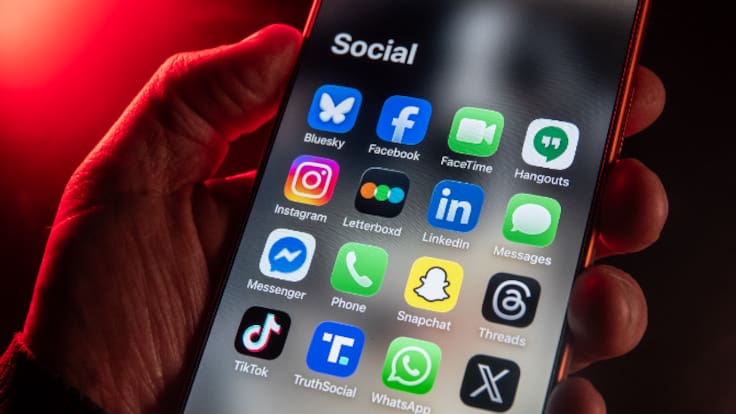 "Con la ley española en la mano, Elon Musk no tiene ninguna responsabilidad penal": una experta analiza la letra pequeña de prohibir las redes sociales a los menores de 16 años