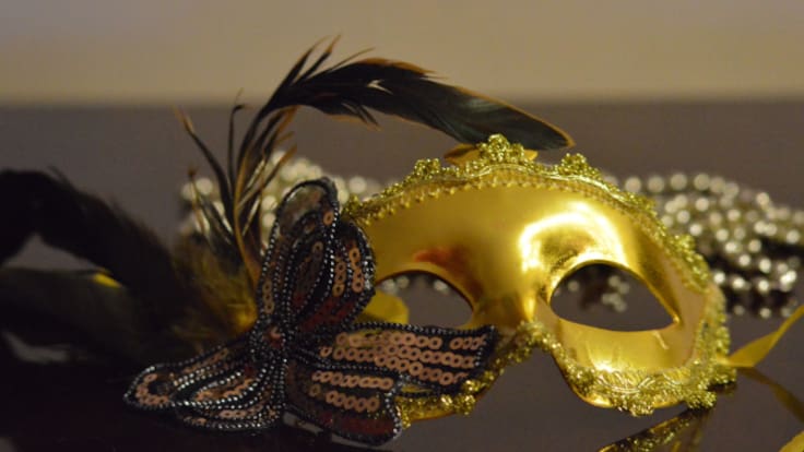 El antifaz con Mercedes Atanet y Peco