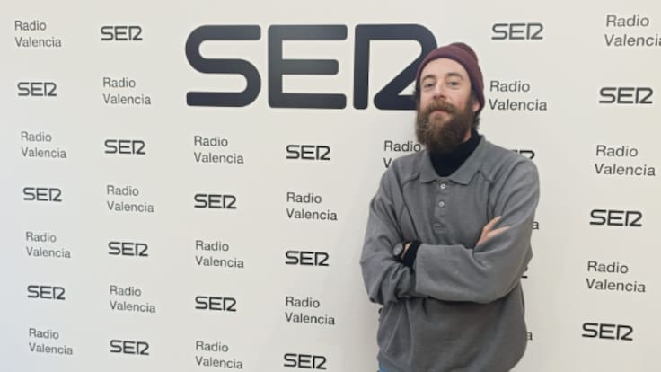 Entrevista a Carles Caselles sobre su nuevo proyecto musical en solitario "Romàntic Dimoni"