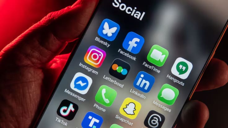 “Las redes sociales están siendo nocivas y las evidencias son muy claras” Expertos en Málaga aplauden la prohibición de redes sociales a menores