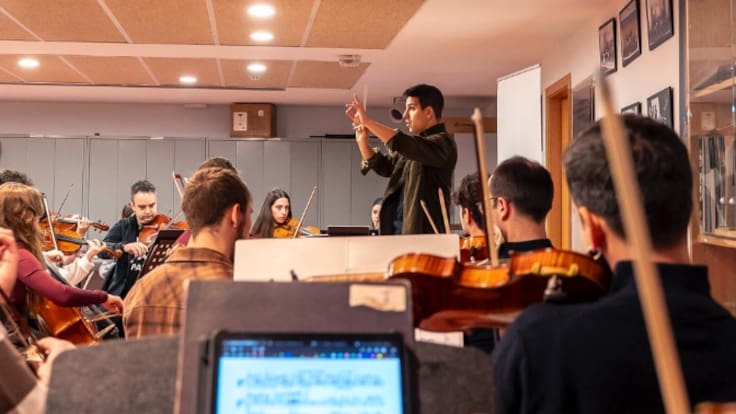 Tragaluz - Entrevista a Bernat Quetglas, director de l'Orquestra Simfònica d'Alcoi, sobre el concert a l'ADDA.