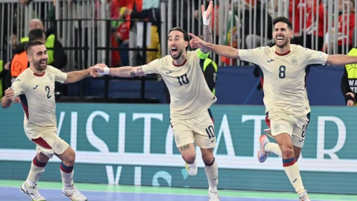 La emoción de Adolfo tras convertirse en campeón de Europa: "Se me han saltado las lágrimas con mi gol"