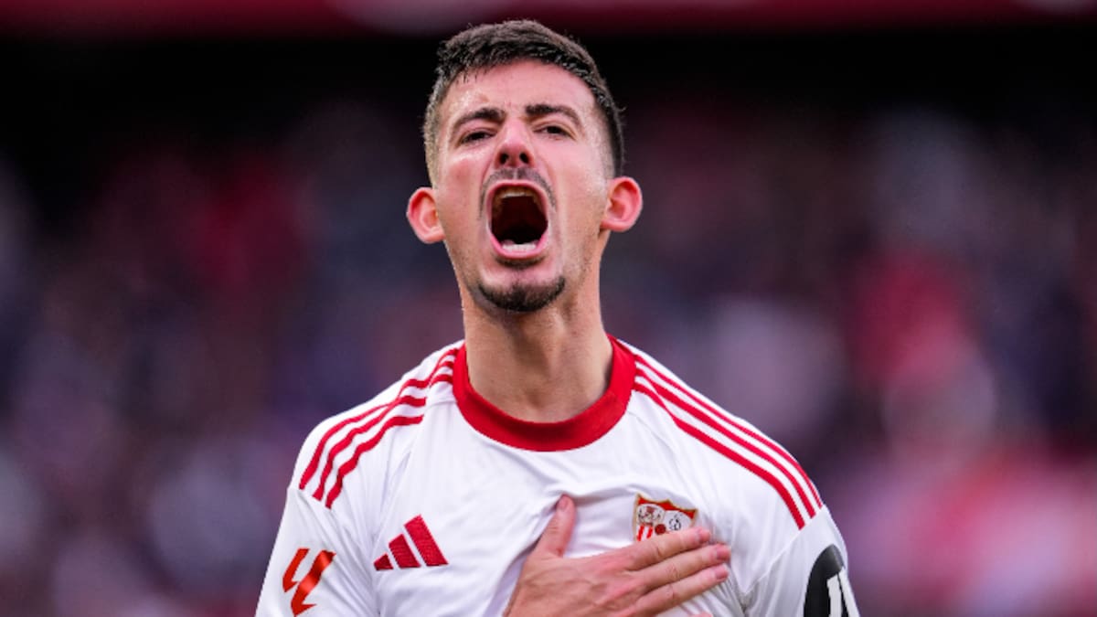 Kike Salas, tras la mano no revisada por el VAR: "Somos un club histórico y merecemos respeto"