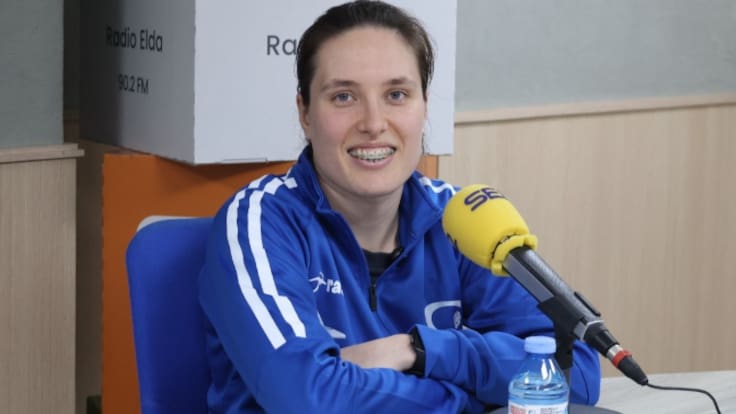 Graci Duque, jugadora del Elda Prestigio, vuelve a las pistas más de un año después