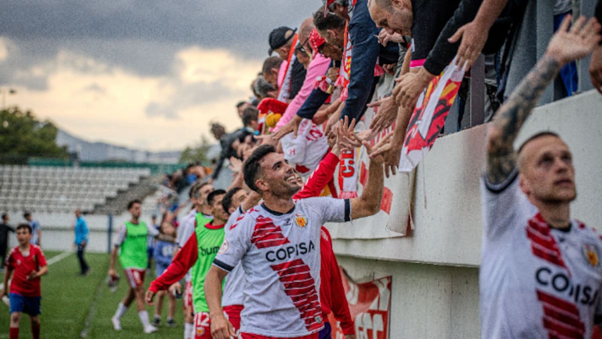 Cristian Gómez, exentrenador de l'Hospitalet: "Els insults sempre venen de 4 o 5, mai tota l'afició"