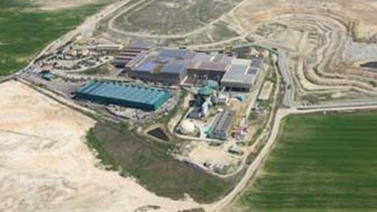 El presidente de la asociacion vecinal La Tenería de Pinto, Ángel García, habla de la carta remitida al Ayuntamiento exigiendo que no se acepten las bonoficaciones por albergar el vertedero.