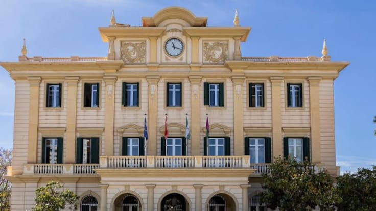 UGT denuncia que el Consejo de Administración del Puerto de Málaga solo recibirá mañana información verbal sobre las polémicas estatuas "sin posibilidad de debatir ni votar"