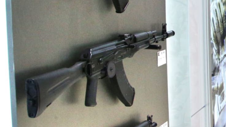 La curiosa historia de por qué Mijaíl Kaláshnikov creó el fusil más famoso del mundo