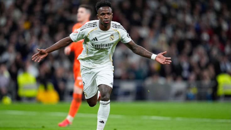 Doblete, redención y golpe en la mesa de Vinicius contra la Real Sociedad: "Es una noche para reconciliarse con el Bernabéu"