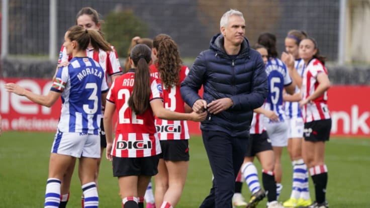 Javi Lerga, entrenador del Athletic, analiza la derrota en el derbi ante la Real (0-2)