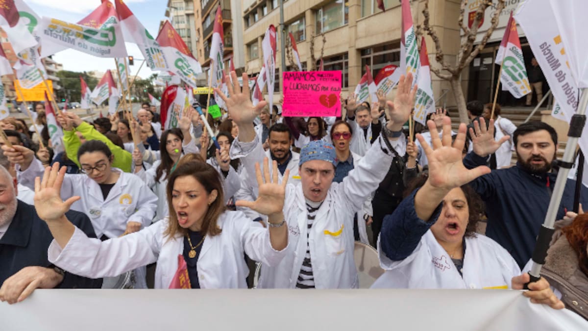 Estrés, insomnio y cambios de humor: la consecuencias psicológicas y físicas de una guardia médica