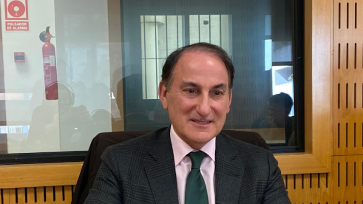 González de Lara pide “responsabilidad” a Vox y advierte de que Andalucía “no puede perder el motor del cambio en la economía”