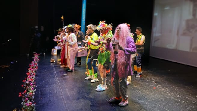 Chirigota Así sale cualquiera