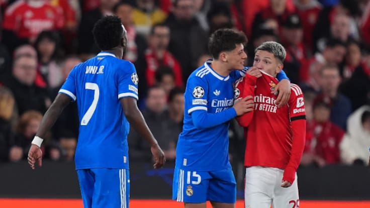 "Cada uno en su trinchera": Manu Carreño denuncia la ovación cerrada de la afición del Benfica a Prestianni tras ser sustituido