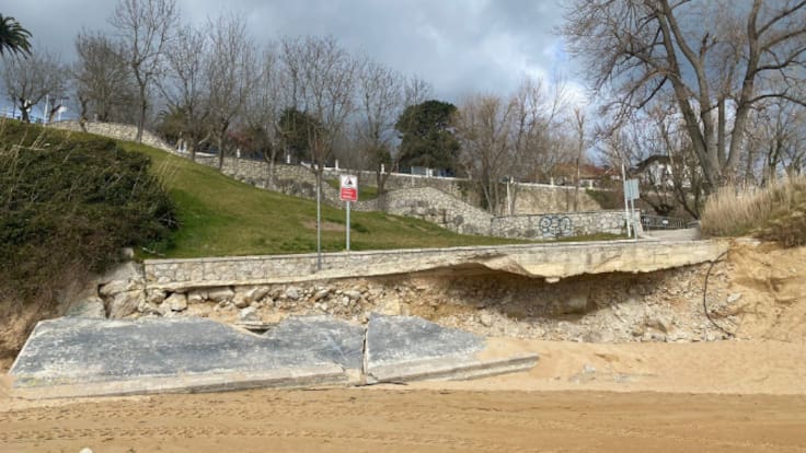 Las obras para reparar el acceso a la playa de Los Peligros estarán en marcha en Semana Santa