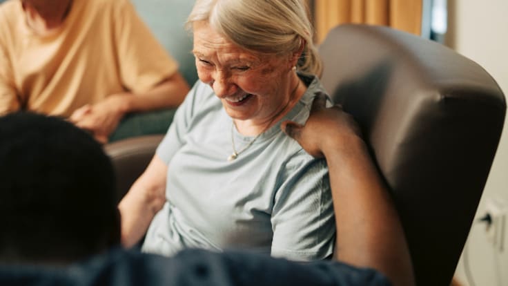 Una startup aragonesa reúne a mujeres centenarias en la videollamada "más longeva de la historia"