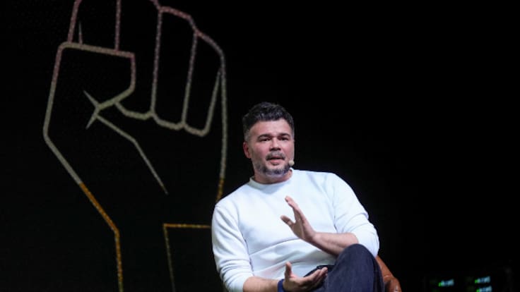 "Quien va dividido, está muerto": el modelo de la Transición en el que se apoya Rufián para salvar a la izquierda