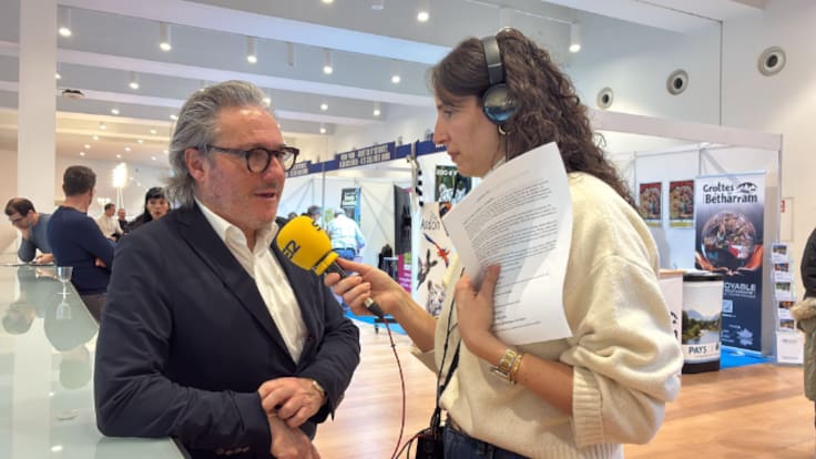 Hoy por Hoy Navarra desde Navartur con su director, Luis Cortés