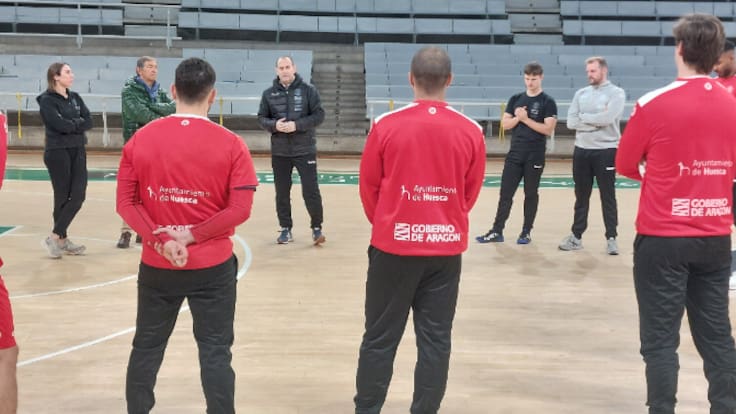 José Nolasco no quiere confianzas ante la visita de Cangas al Palacio de los Deportes