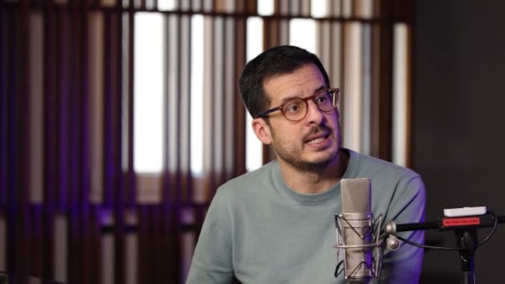 Las contradicciones de María Guardiola en su relación con Vox