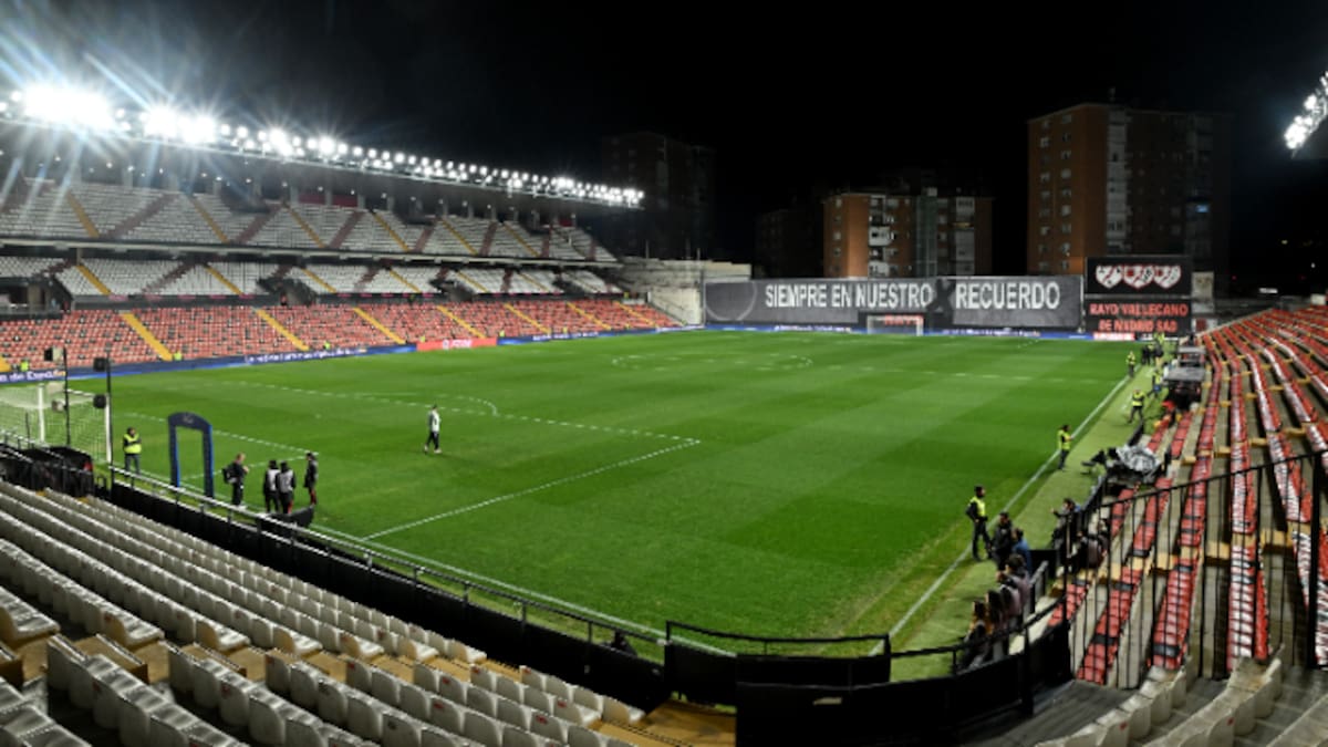 Andoni Ayarza, exjugador de Athletic y Rayo Vallecano: "La identificación con el barrio y con la gente que vive allí es muy grande"