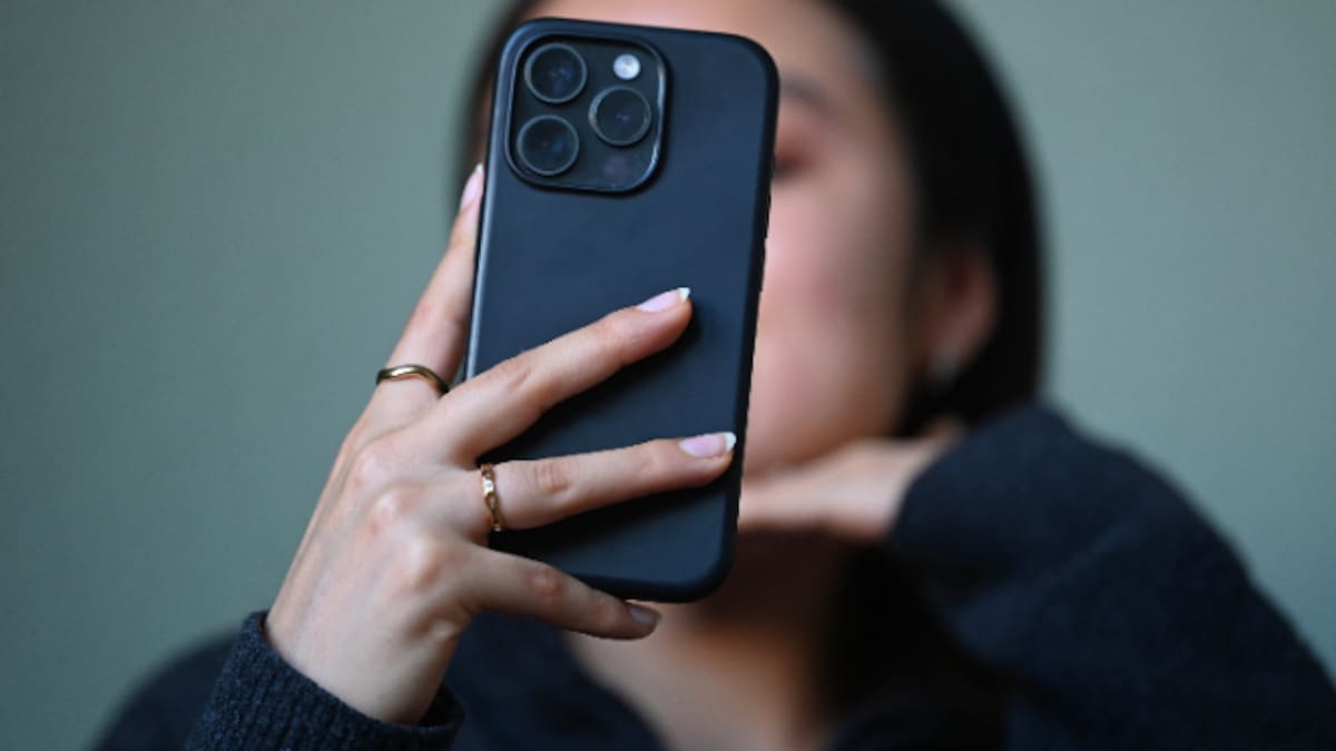 "Lo carga el diablo": la nueva moda para cotillear a tu ligue y el error de principiante que te puede acabar delatando