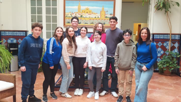 Alumnos del IES Dama de Marfil en Hoy por Hoy Sevilla