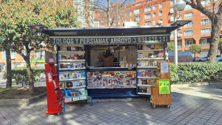 Un nuevo quiosco devuelve la vida al barrio de Acacias (Madrid)