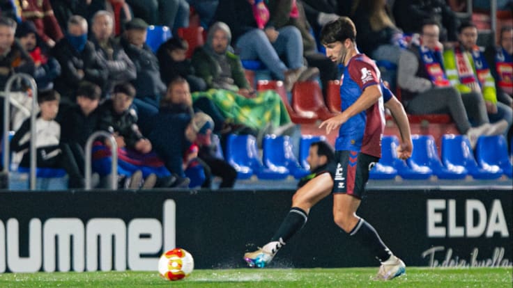 Marcos Bustillo, futbolista del Eldense, antes de visitar al Hércules