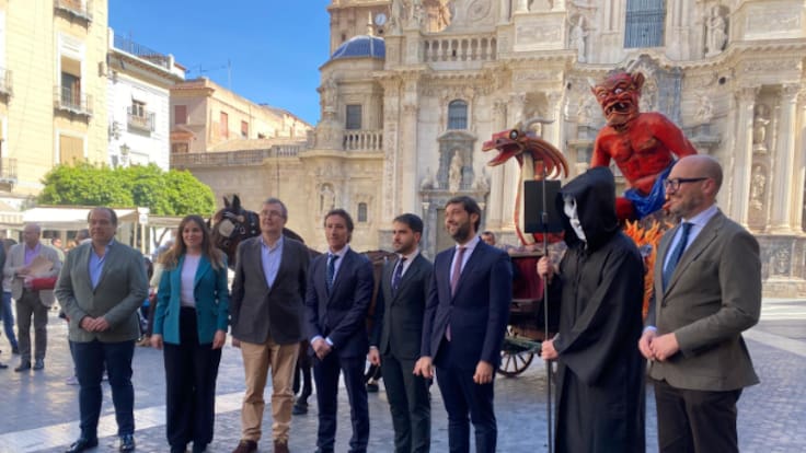 Un desfile que recupera los orígenes del Entierro de la Sardina para conmemorar su 175 aniversario