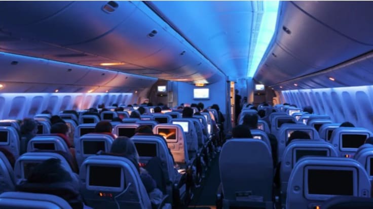 El motivo por el que se apagan todas las luces cuando aterrizan los aviones