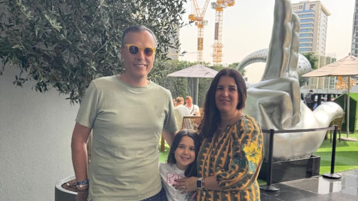 "Vimos caer los restos de un misil justo debajo del hotel" malagueños atrapados en Dubái tras el cierre del espacio aéreo