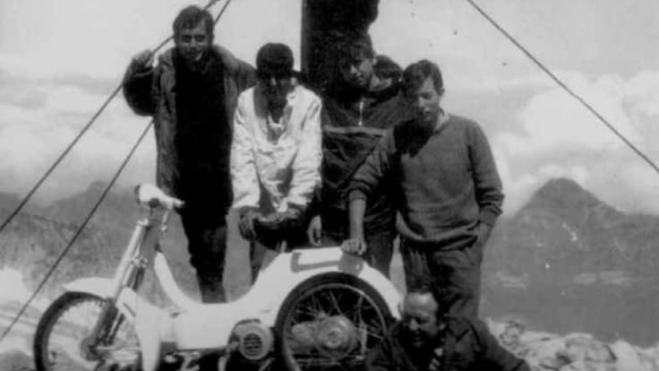 Subir una moto a la espalda al Aneto: la heroica expedición del 68 que salvó la montaña