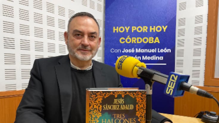Entrevista a Jesús Sánchez Adalid presenta Tres halcones para Tamerlán